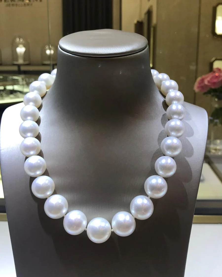 Large South Sea Pearl Strand by Germani